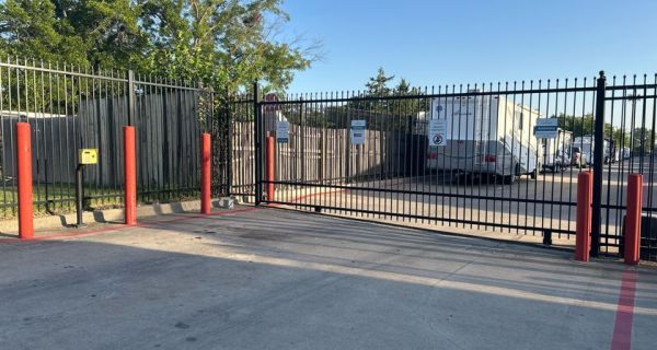 SecurCare - 3085 - Dallas - 10331 Scyene Rd