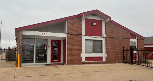 iStorage - 8217 - Wichita KS - 2010 South Seneca Street