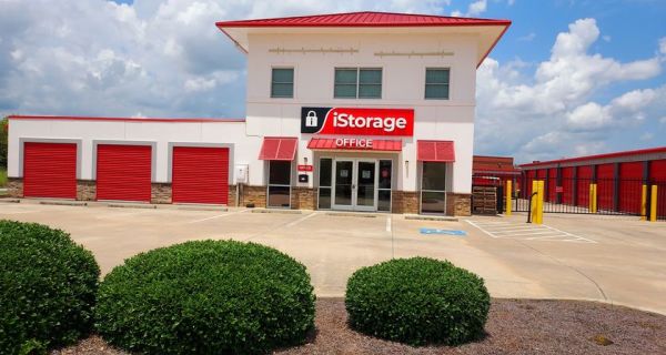 iStorage - 8350 - Warner Robins GA - 202 Osigian Boulevard