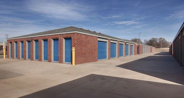 iStorage - 8279 - Park City KS - 433 East 61st Street North