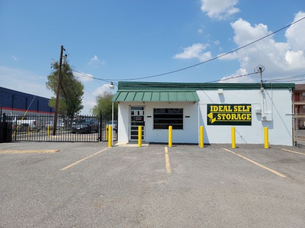 Ideal Storage - Laredo - 5906 San Bernardo Avenue