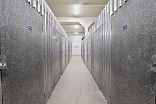 Storage Star - Anchorage Arctic - 3737 Arctic Boulevard