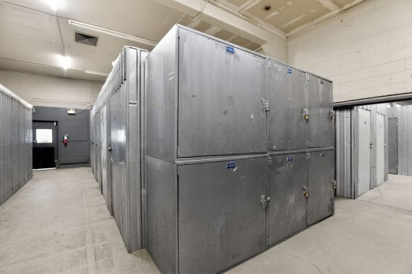 Storage Star - Anchorage Arctic - 3737 Arctic Boulevard