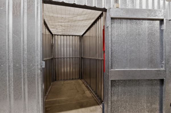 Storage Star - Anchorage Arctic - 3737 Arctic Boulevard