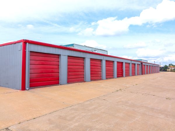Peoples Choice Storage - 6209 W. Kellogg - 6209 West Kellogg Drive