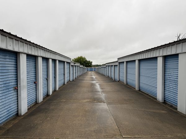 Cypress Mini Storage - 4601 Cypress Street