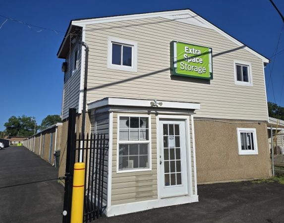 Extra Space Storage - 5226 - Hampton - E Mercury Blvd - 185 East Mercury Boulevard