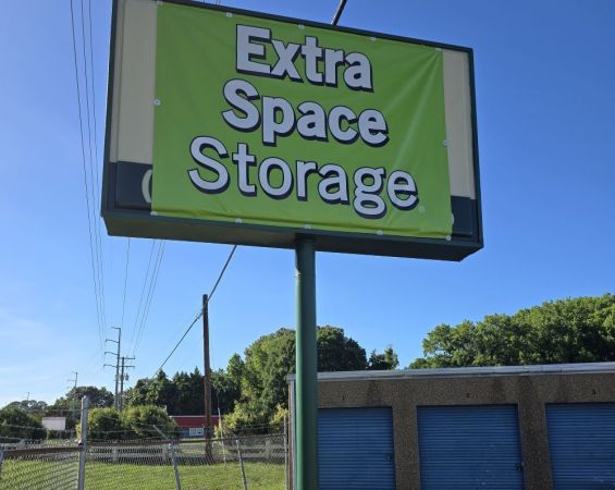 Extra Space Storage - 5226 - Hampton - E Mercury Blvd - 185 East Mercury Boulevard