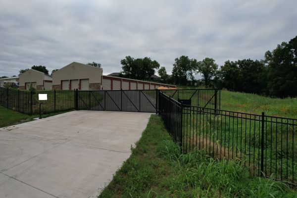 PRO STORAGE of Weston LLC - 17835 Missouri 45