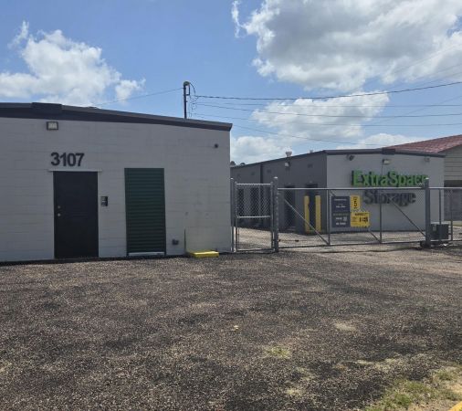 Extra Space Storage - 2289 - Texarkana - S Lake Dr - 3107 South Lake Drive