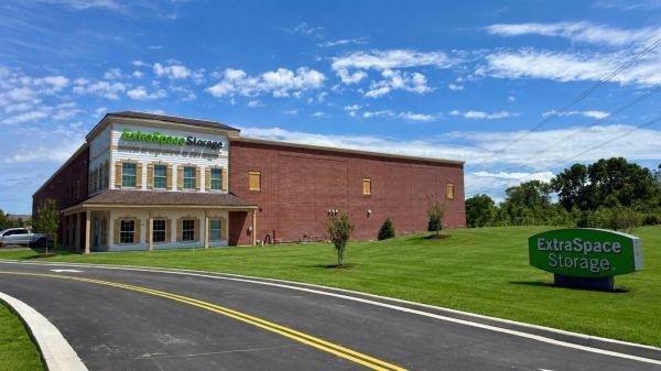 Extra Space Storage - 6985 - Zionsville - Whitestown Pkwy - 7250 Whitestown Parkway