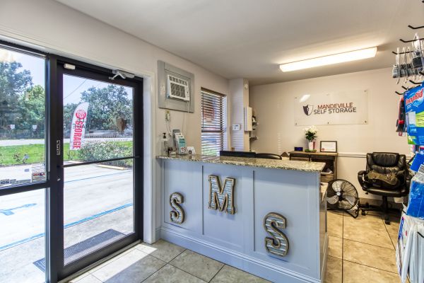 Mandeville Self Storage - 2425 Florida Street