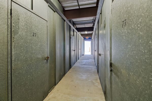 Mandeville Self Storage - 2425 Florida Street