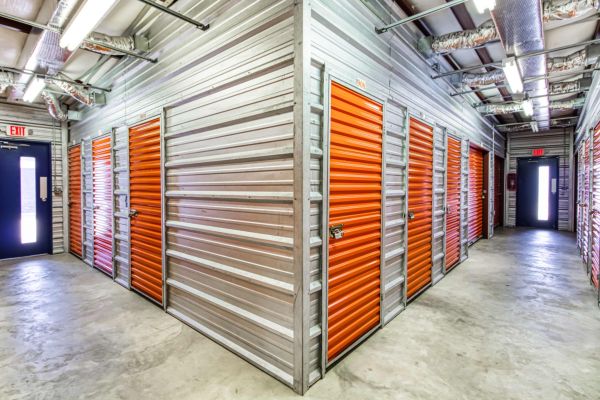 Mandeville Self Storage - 2425 Florida Street