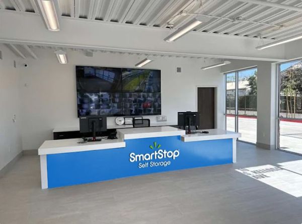 SmartStop Self Storage - Goleta - 10 South Kellogg Ave - 10 South Kellogg Avenue