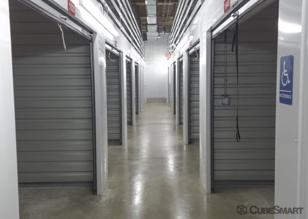 CubeSmart Self Storage - 1924 West 34th Street - TX - 1924 West 34th Street
