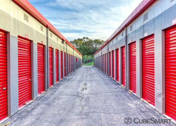 CubeSmart Self Storage - Long Beach - 198 W Artesia Blvd