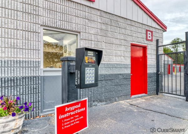 CubeSmart Self Storage - South Windsor - 282 Chapel Road