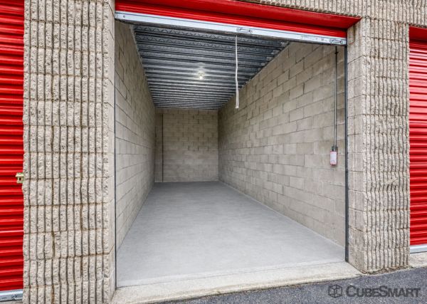 CubeSmart Self Storage - North Babylon - 240 Bay Shore Road