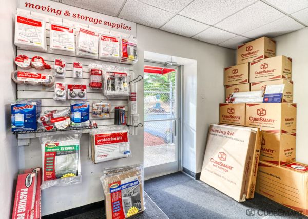 CubeSmart Self Storage - Bristol - 201 Lake Avenue