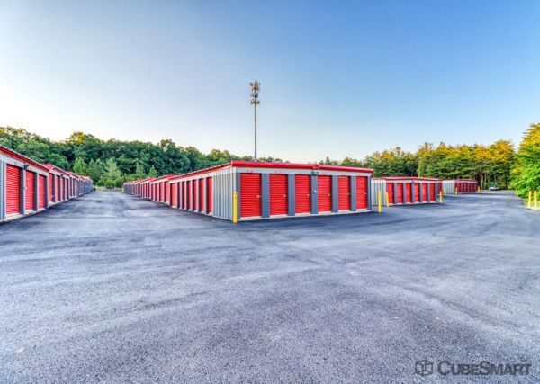 CubeSmart Self Storage - Warrenton - 689 Industrial Rd - 689 Industrial Rd