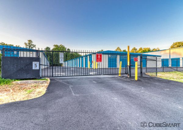 CubeSmart Self Storage - Warrenton - 689 Industrial Rd - 689 Industrial Rd