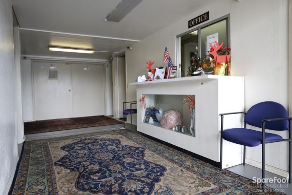 Beverly Hills Self Storage - 9014 Wilshire Blvd