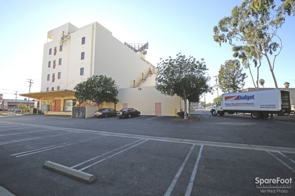 Studio Self Storage - 6200 Lankershim Blvd