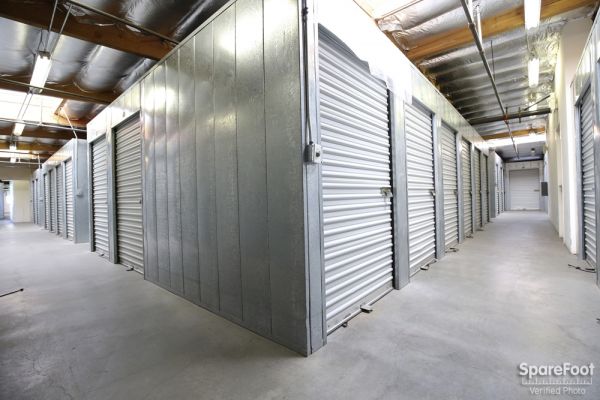 Studio Self Storage - 6200 Lankershim Blvd