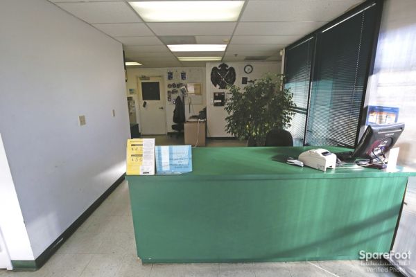 Studio Self Storage - 6200 Lankershim Blvd
