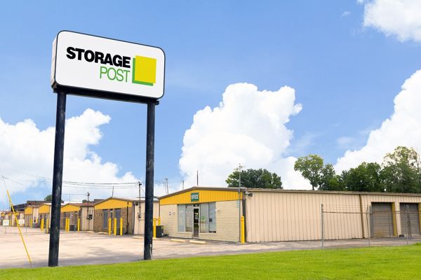 Z - Storage Post - Tom Drive (Baton Rouge) - 8118 Tom Dr