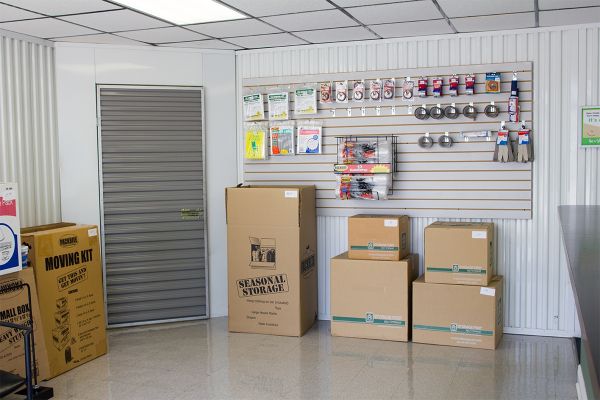 Z - Storage Post - Tom Drive (Baton Rouge) - 8118 Tom Dr