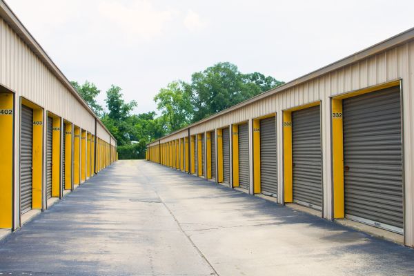 Z - Storage Post - Tom Drive (Baton Rouge) - 8118 Tom Dr