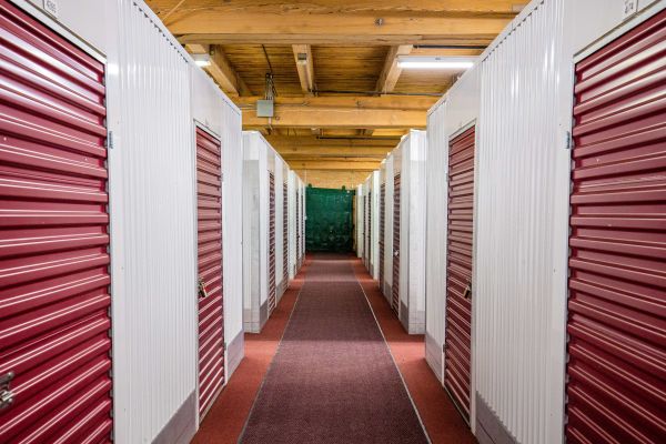 East Bank Storage - 35th & Racine - 1200 W 35th St