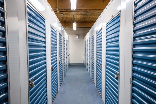 East Bank Storage - 35th & Racine - 1200 W 35th St