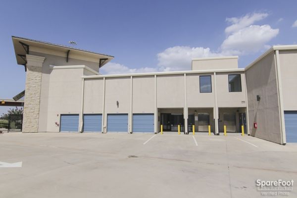 Advantage Storage - Las Colinas - 330 W. IH635
