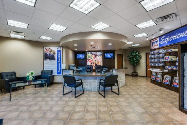 Advantage Storage - Las Colinas - 330 W. IH635