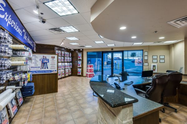 Advantage Storage - Las Colinas - 330 W. IH635