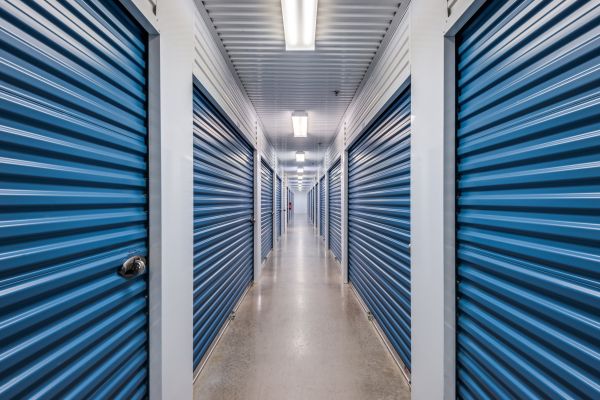 Advantage Storage - Las Colinas - 330 W. IH635
