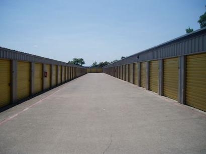 Uncle Bob's Self Storage - Arlington - N Little School Rd - Photo 3