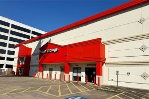 Public Storage - Houston - 2303 W Loop S - 2303 W Loop S