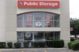 Public Storage - Charlotte - 10621 Park Road - 10621 Park Road