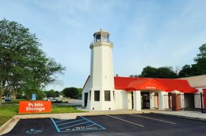 Public Storage - Indianapolis - 6940 Shore Terrace Drive - 6940 Shore Terrace Drive
