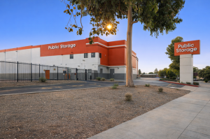 Public Storage - Tarzana - 18440 Burbank Blvd - 18440 Burbank Blvd