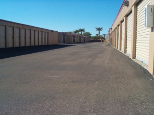 Grand Avenue Sure Storage USA - Photo 2