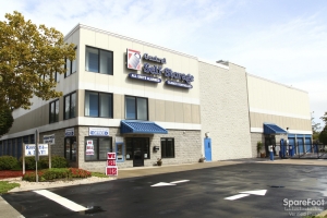 Central Self Storage - Island Park