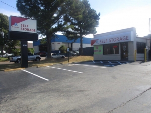 Devon Self Storage - 4705 Winchester