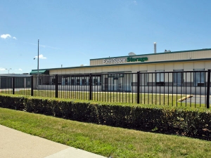 Extra Space Storage - Skokie - North McCormick