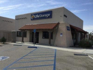 Life Storage - Palm Desert
