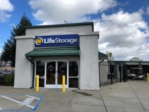 Life Storage - Sacramento - El Camino Avenue